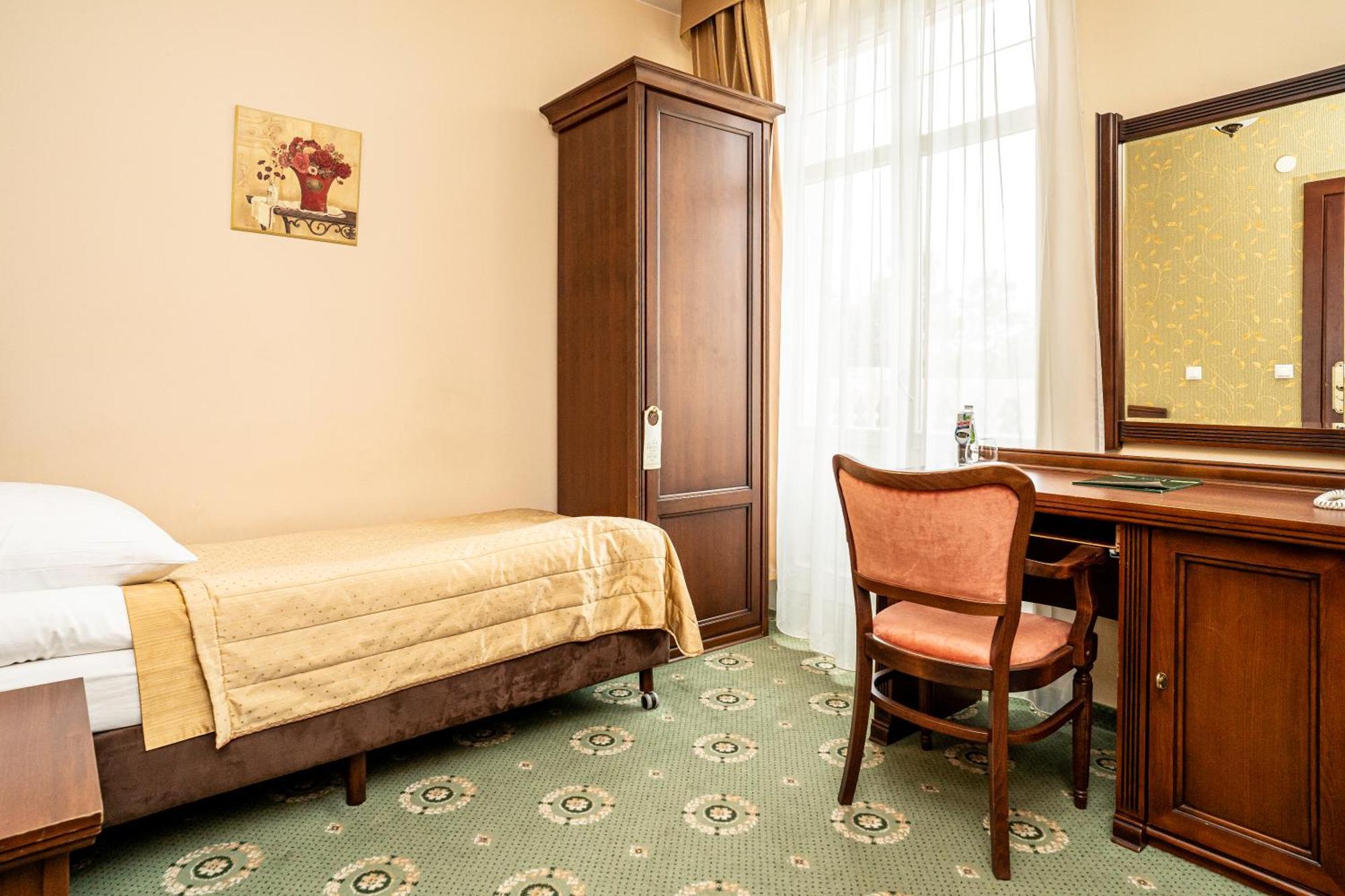 Hotel Arkadia Royal Varsovia Exterior foto